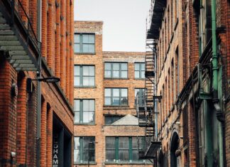 Alineaciones De Manchester City Contra Bayern: ¿Quién Lidera El Partido?