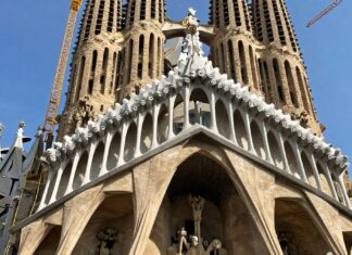 Descubre los secretos de Barcelona y América en una experiencia inolvidable