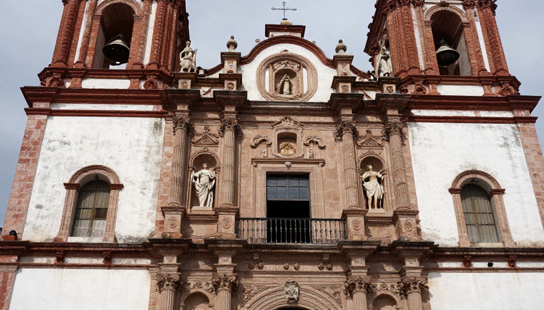 Descubre los secretos mejor guardados de la arquitectura colonial en Tula de Allende*