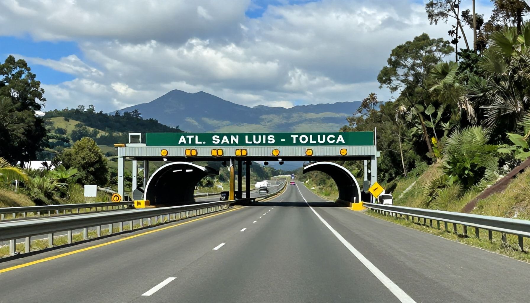Ruta Atl. San Luis-Toluca: Conectando Ciudades con Rapidez y Comodidad 4 Por qué los conductores prefieren esta autopista para viajes largos