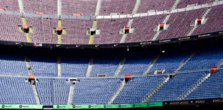 El Barça goleó 4-2 al Espanyol en un derbi con polémica arbitral y goles de Lewandowski