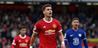 Cole lidera al United en Stamford Bridge tras 24 años sin ganar
