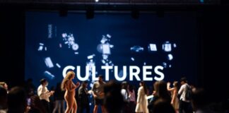 La Fusión de Culturas en la Industria del Entretenimiento The Fusion of Cultures in the Entertainment Industry