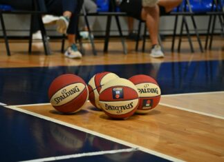 Chivas y Sporting KC definen su pase a semifinales en duelo de ida con 1-1 dramático