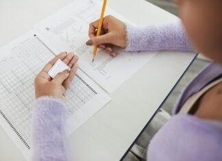 Mbappé brilla con doblete en el 3-2 del PSG al Mónaco en el Parque de los Príncipes