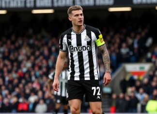 Newcastle remonta con gol de Isak en el minuto 89 para vencer 2-1 al Fulham