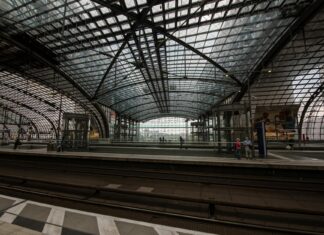 Plataforma Nacional de Transparencia revela 12 mil contratos públicos sin justificar en 2024