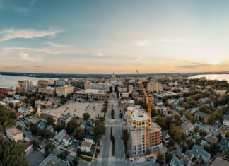 Sadie Madison Sandler debuta en The Rookie a sus 19 años junto a Nathan Fillion