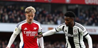 Arsenal golea 3-0 al Fulham con doblete de Ødegaard y asiste Saka Home