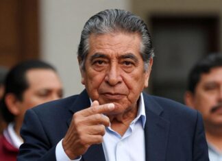 El Loco Valdéz cumple 50 años de reinventar el humor político mexicano