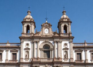 El Partenón de Zihuatanejo cumple 25 años como joya arquitectónica de Guerrero El Partenón de Zihuatanejo cumple 25 años como joya arquitectónica de Guerrero
